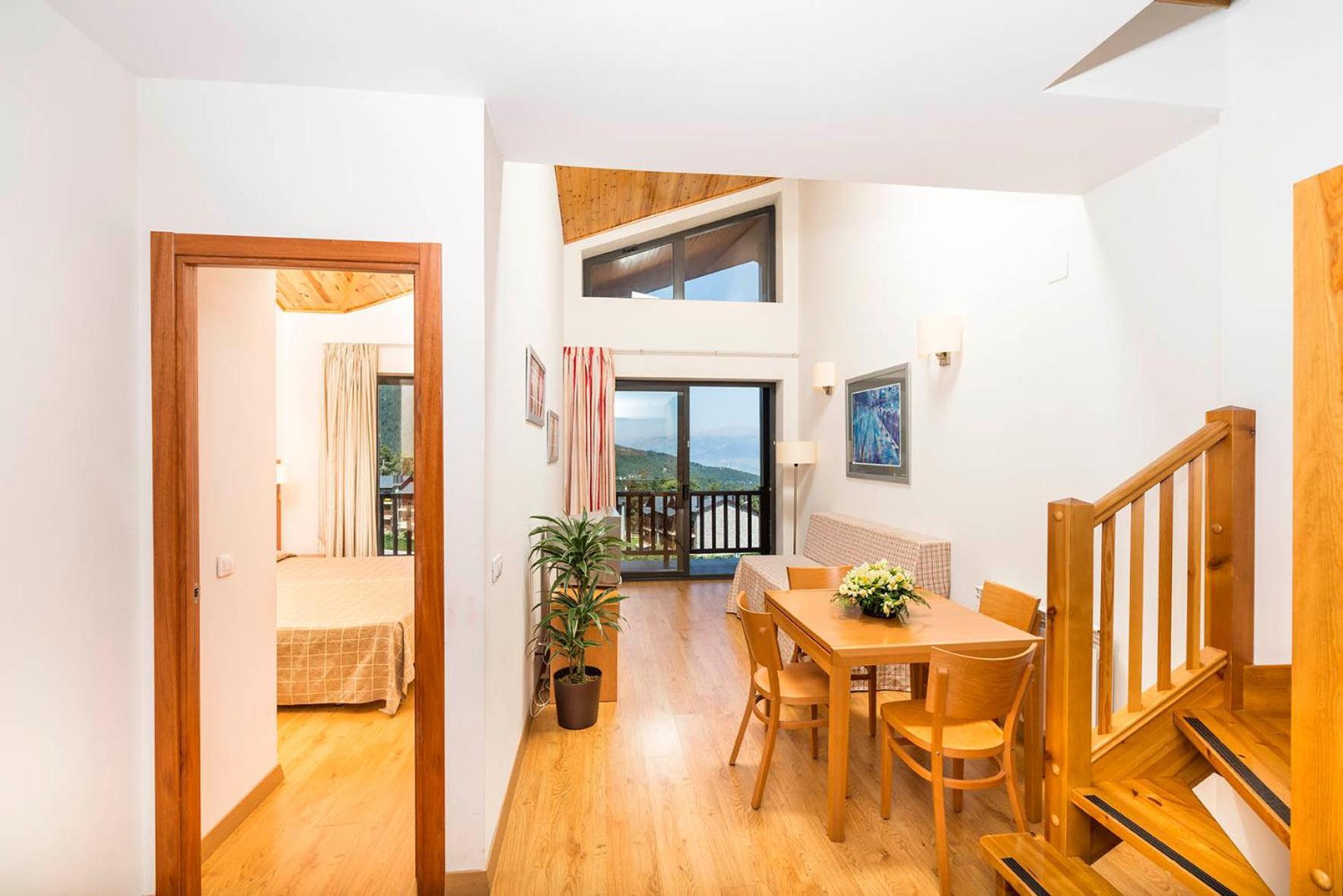 Duplex Apartment Terrace,604644006:JPEG
